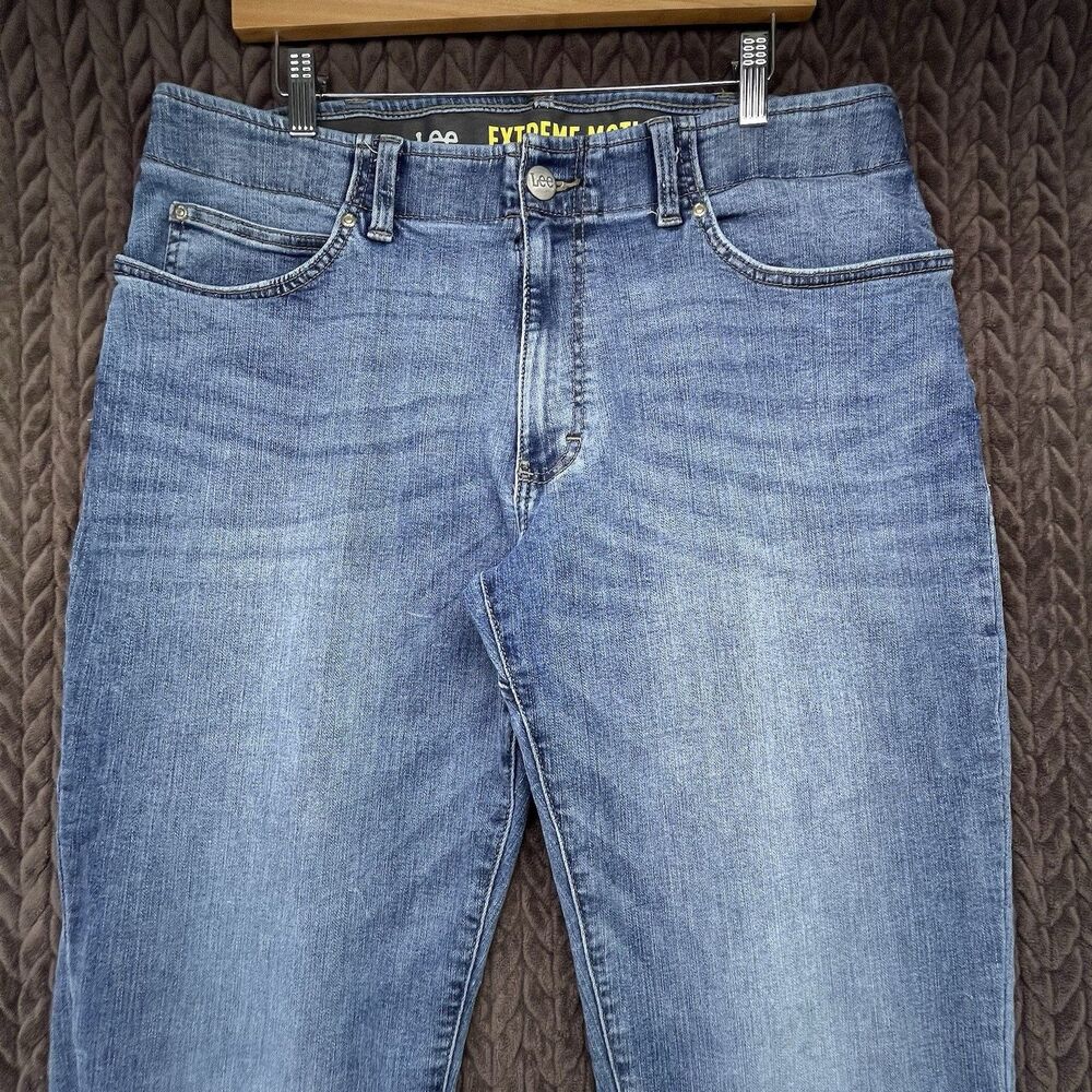 Lee Extreme Motion Jeans Mens 36x34 Blue Denim Straight Fit Tapered Leg Stretch